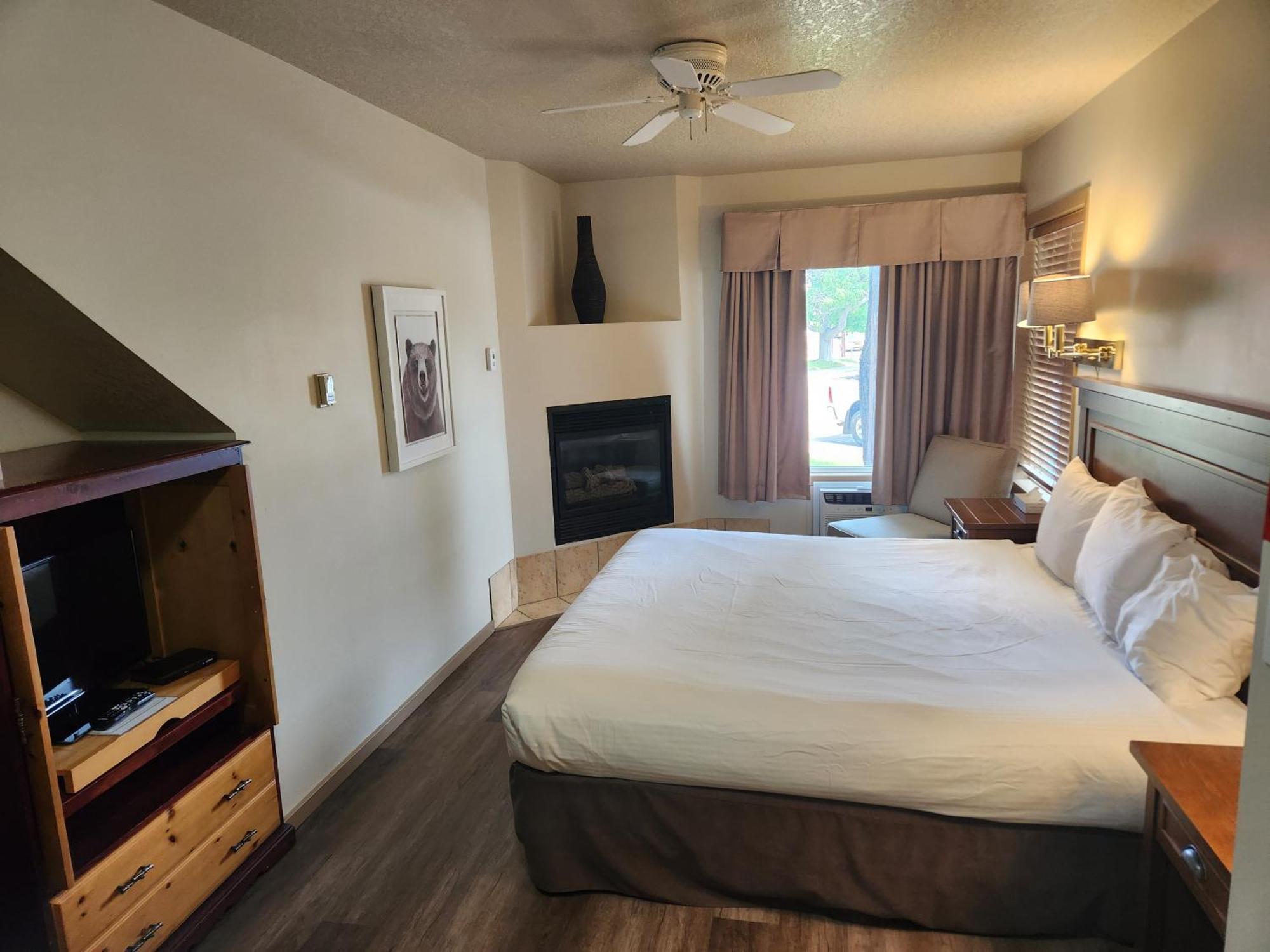 Waterton Lakes Lodge Resort ภายนอก รูปภาพ