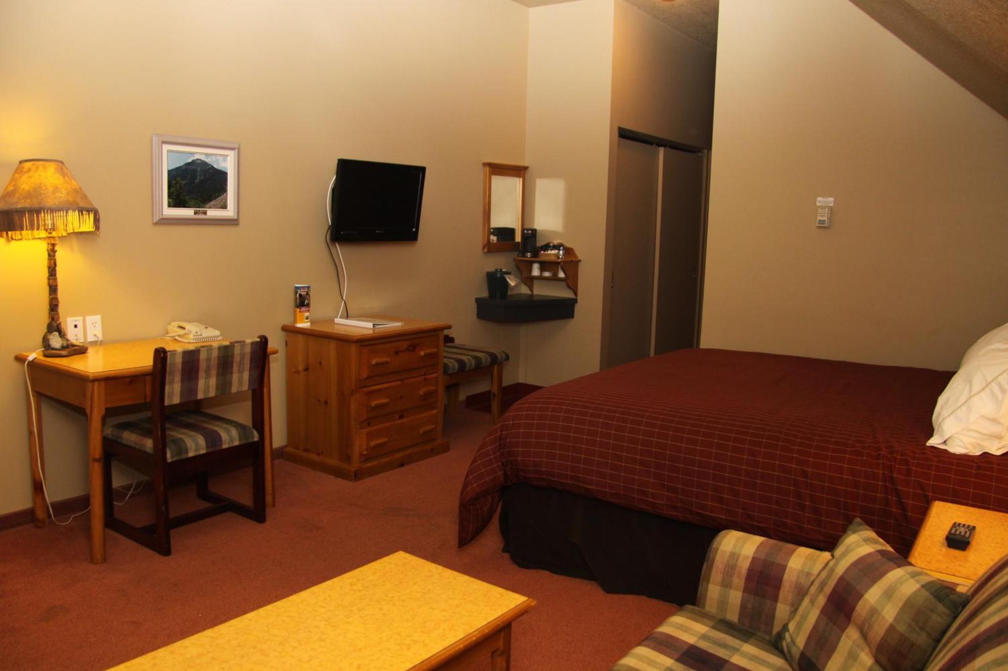 Waterton Lakes Lodge Resort ภายนอก รูปภาพ