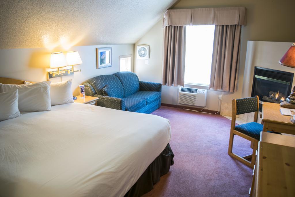 Waterton Lakes Lodge Resort ภายนอก รูปภาพ