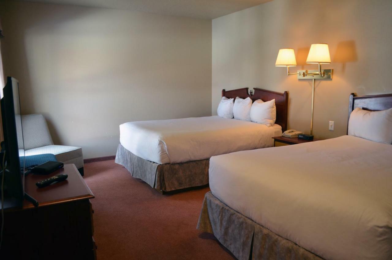 Waterton Lakes Lodge Resort ภายนอก รูปภาพ