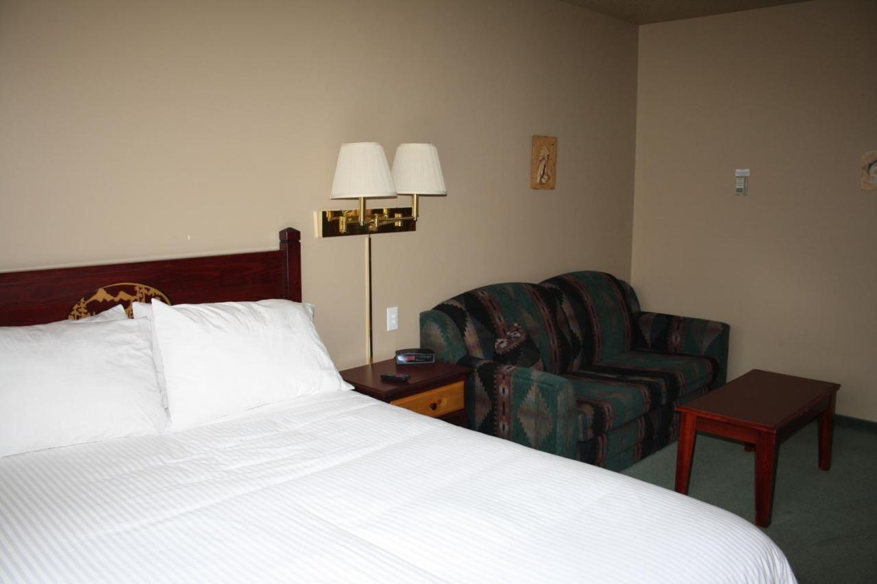 Waterton Lakes Lodge Resort ภายนอก รูปภาพ