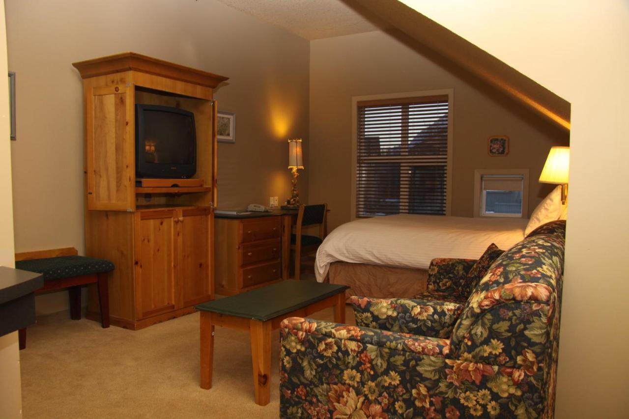 Waterton Lakes Lodge Resort ภายนอก รูปภาพ